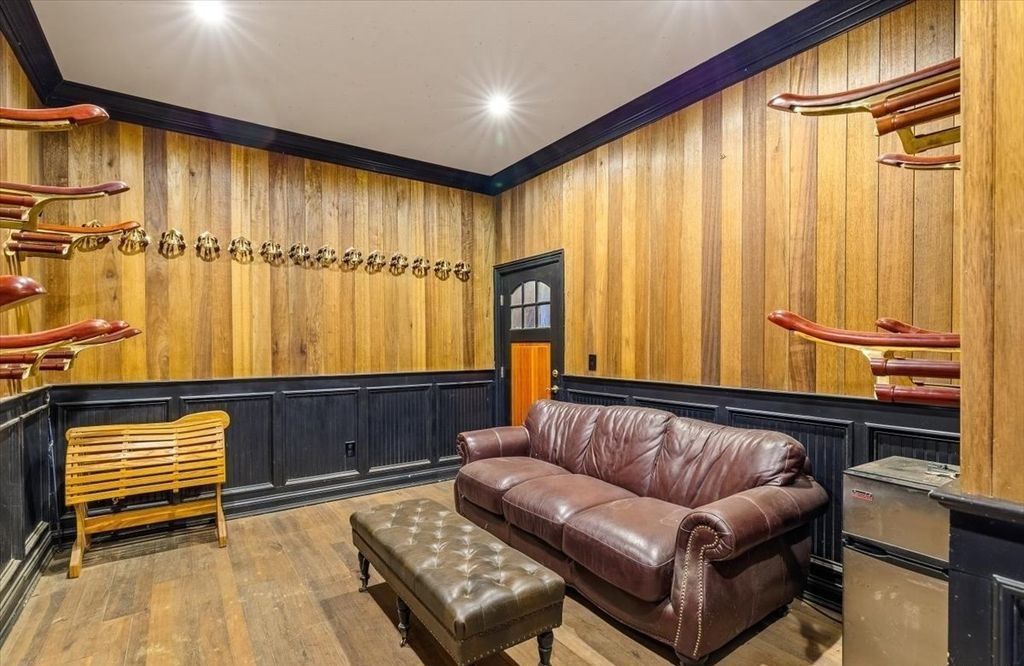 Unrivaled Equestrian Elegance Premier Estate in Mattituck New York Hits the Market for 9999995 29