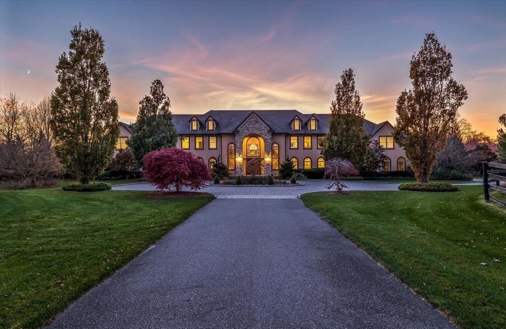 Unrivaled Equestrian Elegance Premier Estate in Mattituck New York Hits the Market for 9999995 32