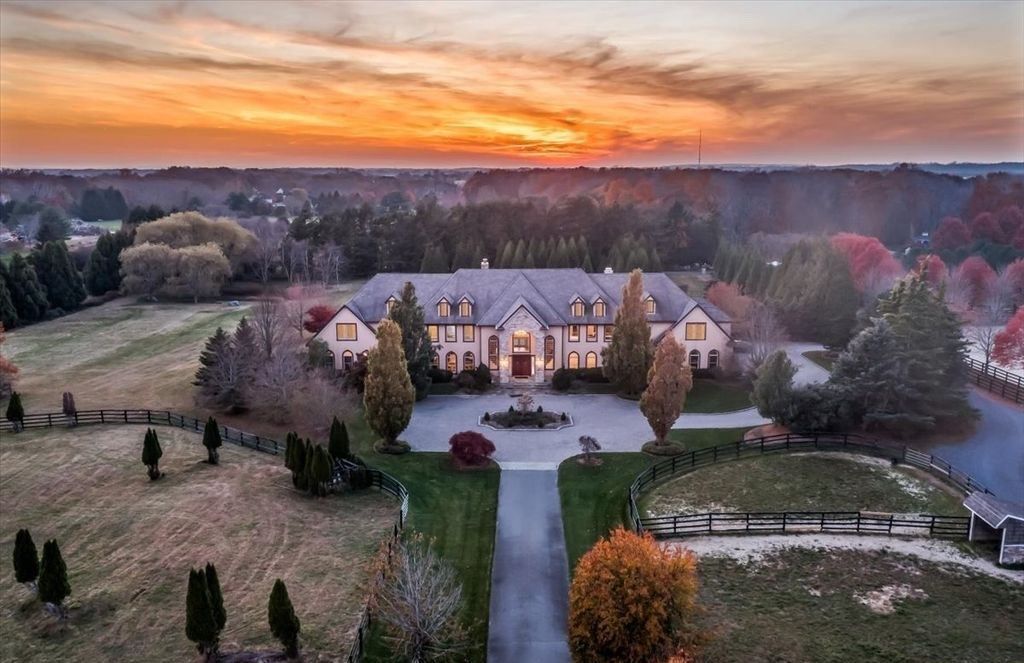 Unrivaled Equestrian Elegance Premier Estate in Mattituck New York Hits the Market for 9999995 33