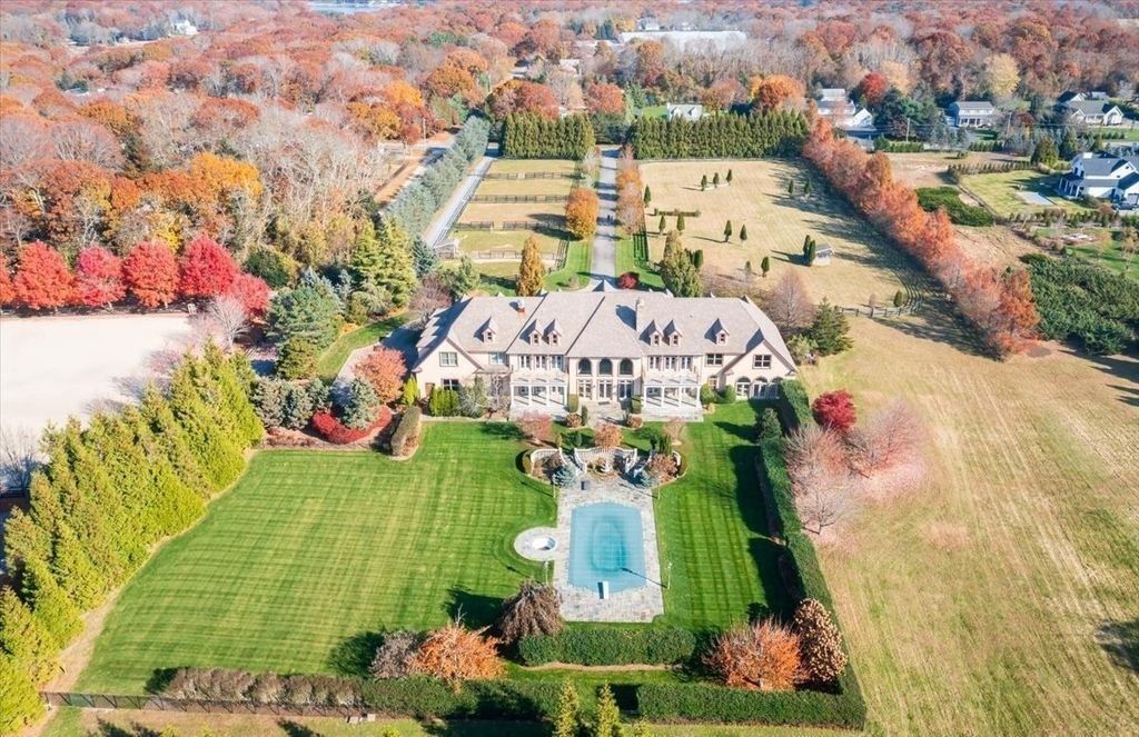 Unrivaled Equestrian Elegance Premier Estate in Mattituck New York Hits the Market for 9999995 4
