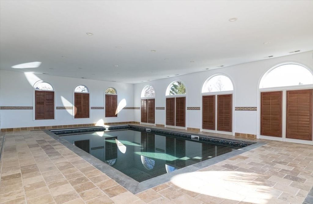 Unrivaled Equestrian Elegance Premier Estate in Mattituck New York Hits the Market for 9999995 6