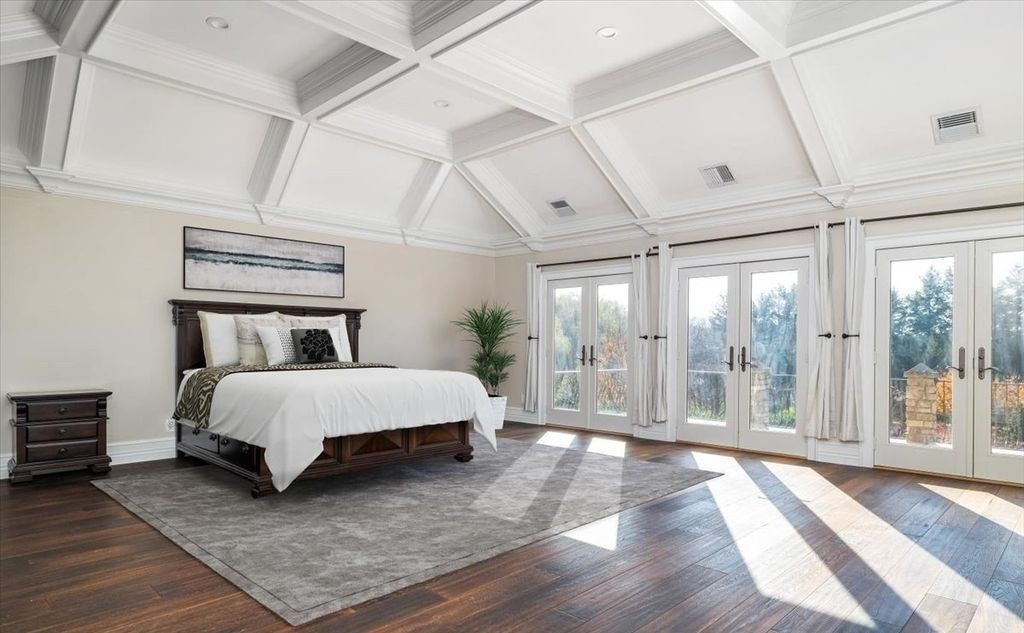 Unrivaled Equestrian Elegance Premier Estate in Mattituck New York Hits the Market for 9999995 8