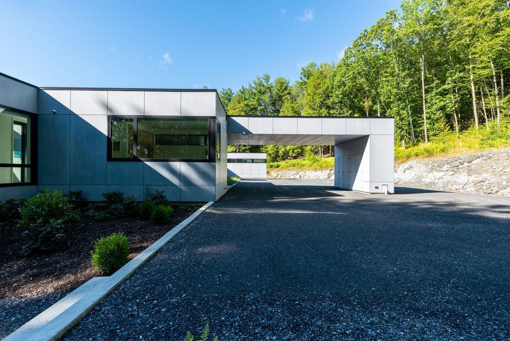 West Stockbridge residence, elegant modular by Resolution: 4 Architecture