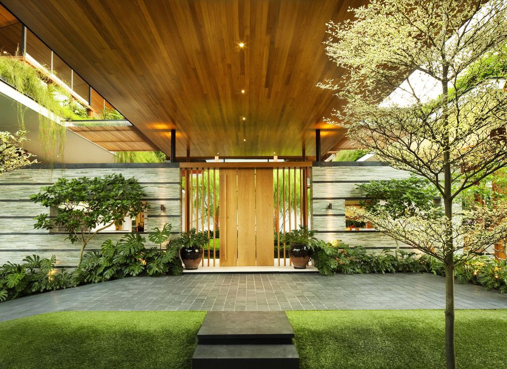 Willow House, Tropical Oasis Integrates Nature and Play by Guz Architects