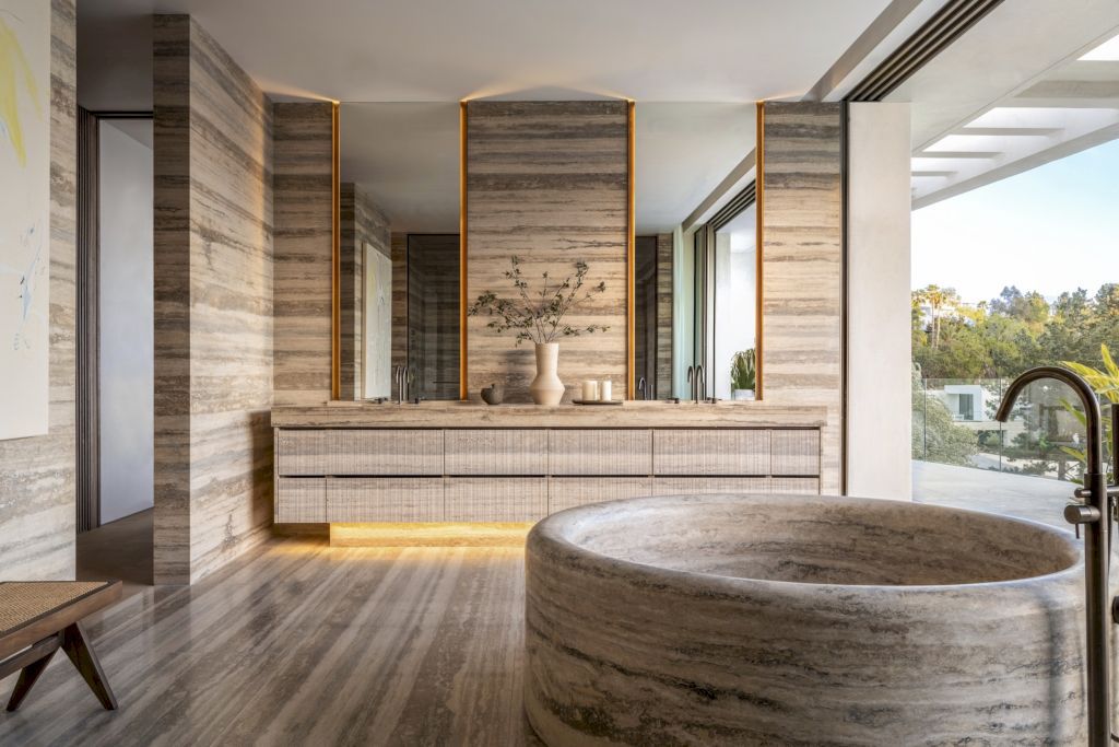 Stradella Ridge House, Harmony of Architecture and Nature by SAOTA