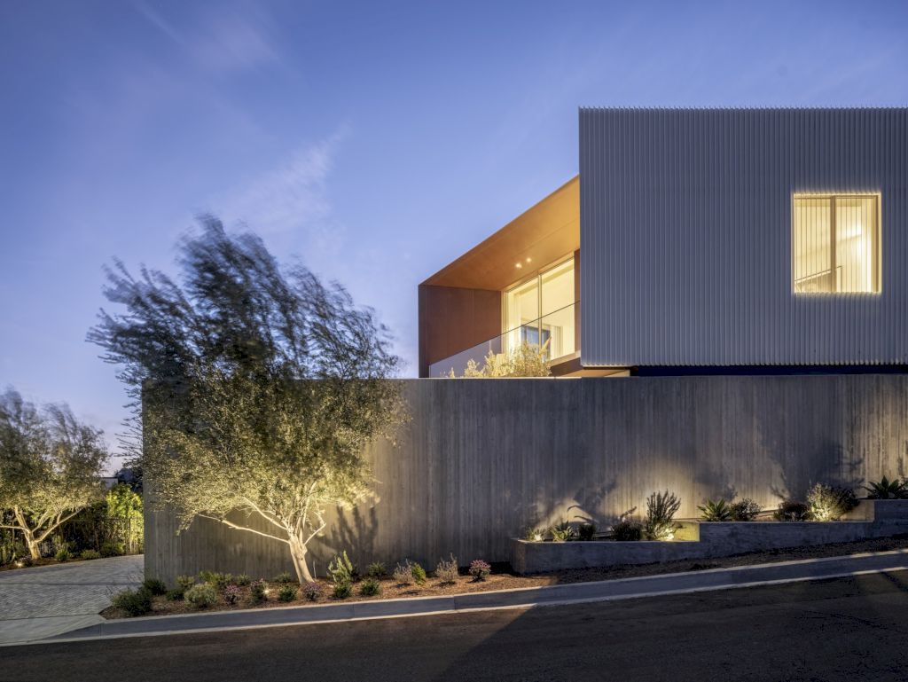 Stradella Ridge House, Harmony of Architecture and Nature by SAOTA