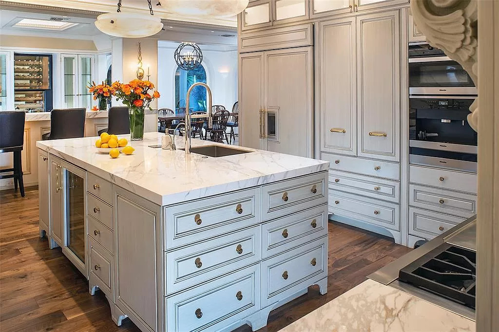 1604 North Blvd Houston TX 77006 10