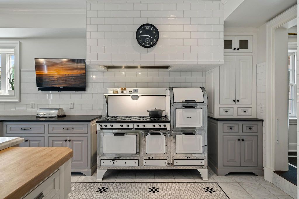 1947 Georgian Revival Masterpiece The Heavner Williams Home in North Carolina Listed at 2.49 Million 16