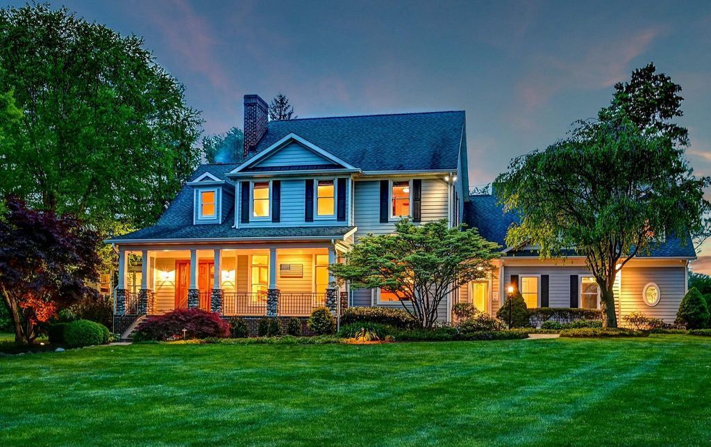 2.7 Million Maryland Home Blends Classic Architecture with Contemporary Style 15