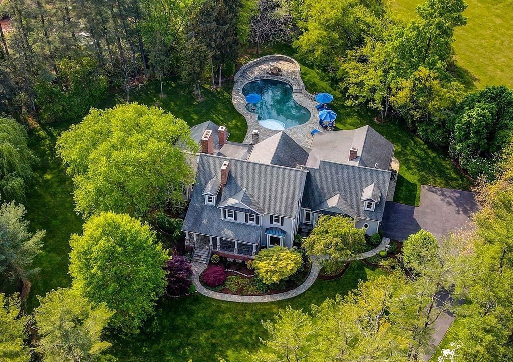 2.7 Million Maryland Home Blends Classic Architecture with Contemporary Style 25