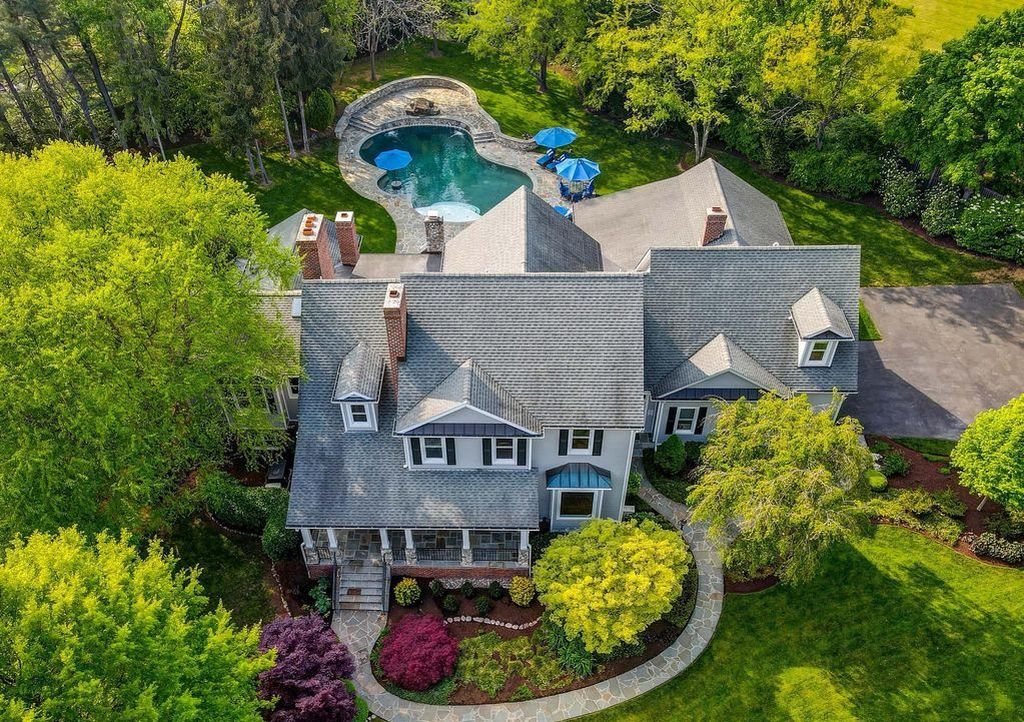 2.7 Million Maryland Home Blends Classic Architecture with Contemporary Style 29