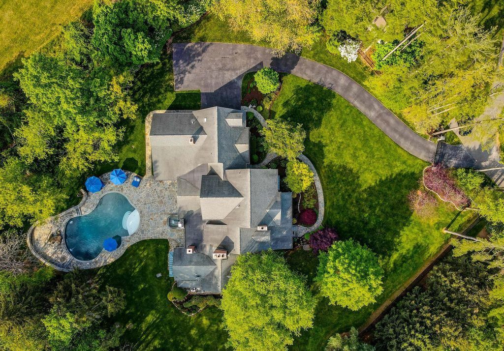 2.7 Million Maryland Home Blends Classic Architecture with Contemporary Style 33