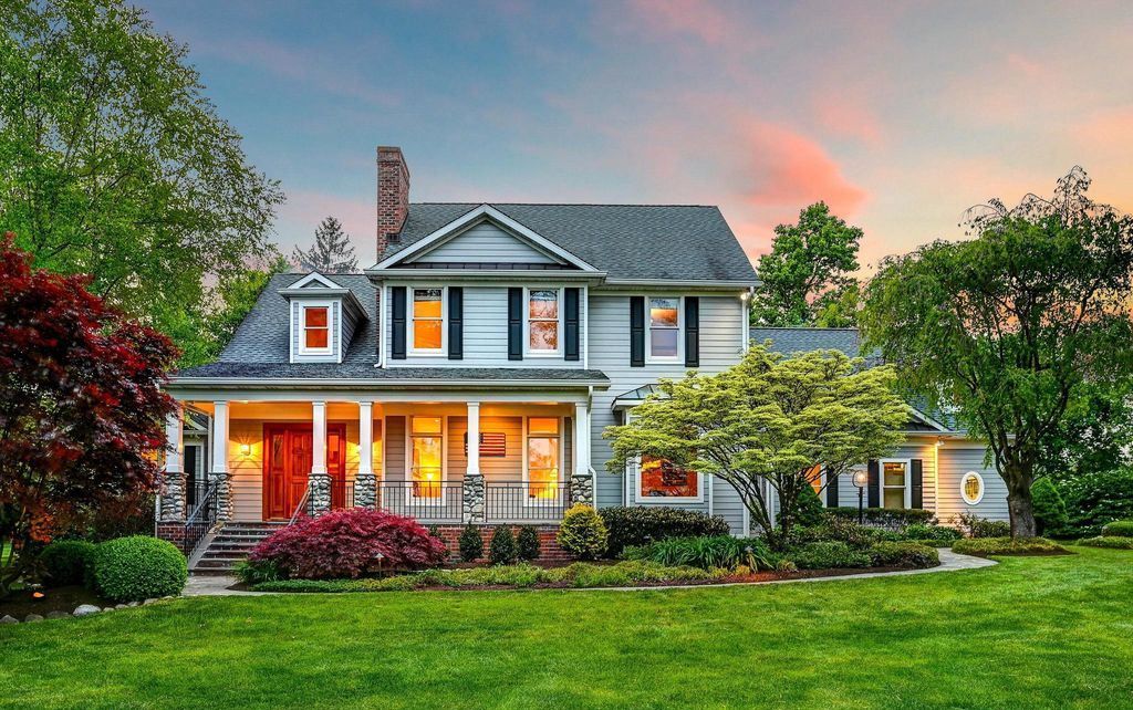 2.7 Million Maryland Home Blends Classic Architecture with Contemporary Style 44