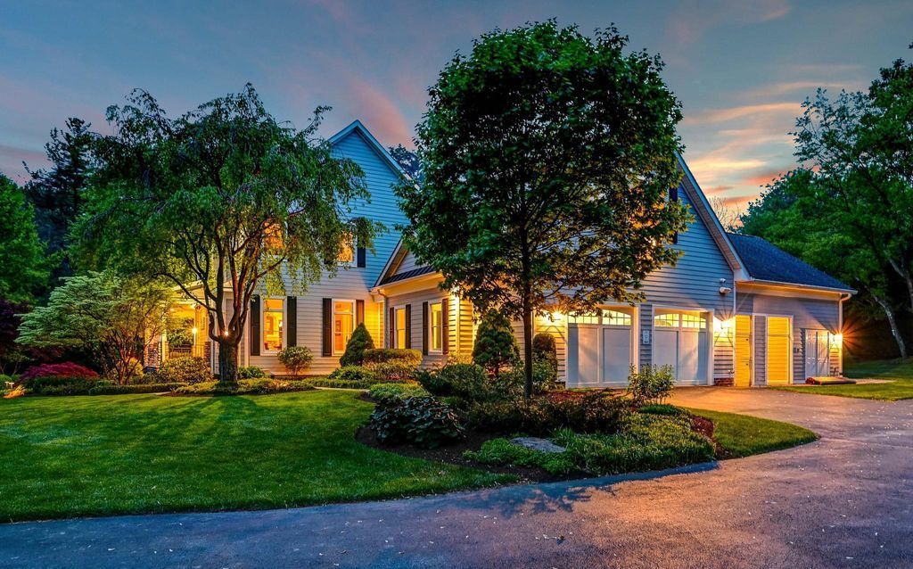 2.7 Million Maryland Home Blends Classic Architecture with Contemporary Style 53