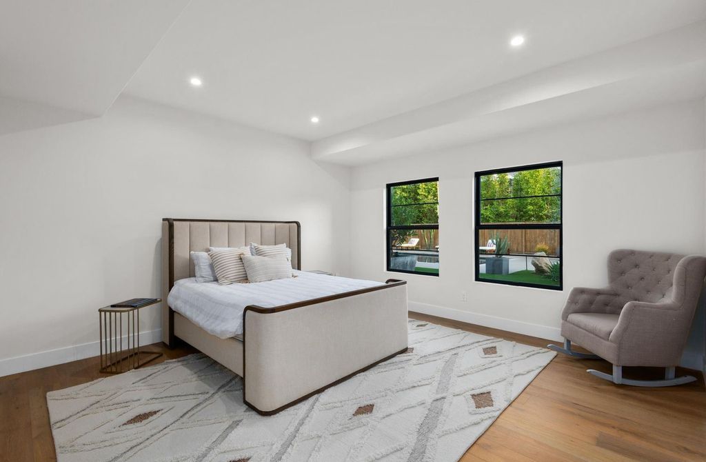 6665 Via Estrada Home in La Jolla, California. Step into the lap of luxury with this opulent residence in La Jolla, boasting over 6,000 square feet of meticulously designed space. Immerse yourself in sophistication with six en suite bedrooms, high-end finishes, and grand living areas.