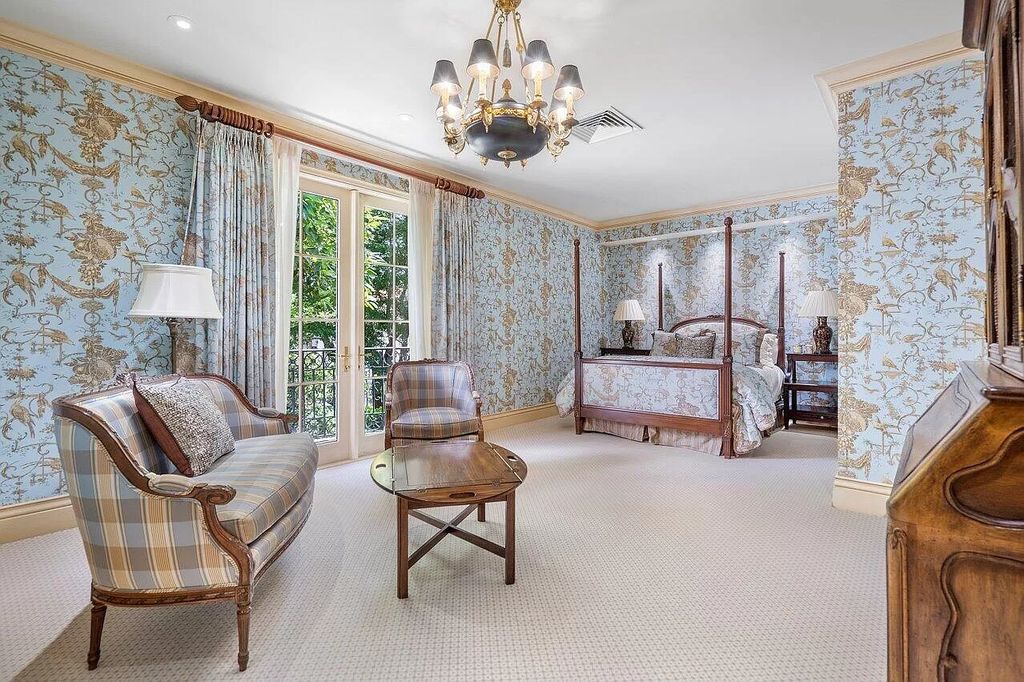 Discover the epitome of luxury living at 7894 Dunvagen Ct, a newly renovated masterpiece within Boca Raton's prestigious St. Andrews Country Club.