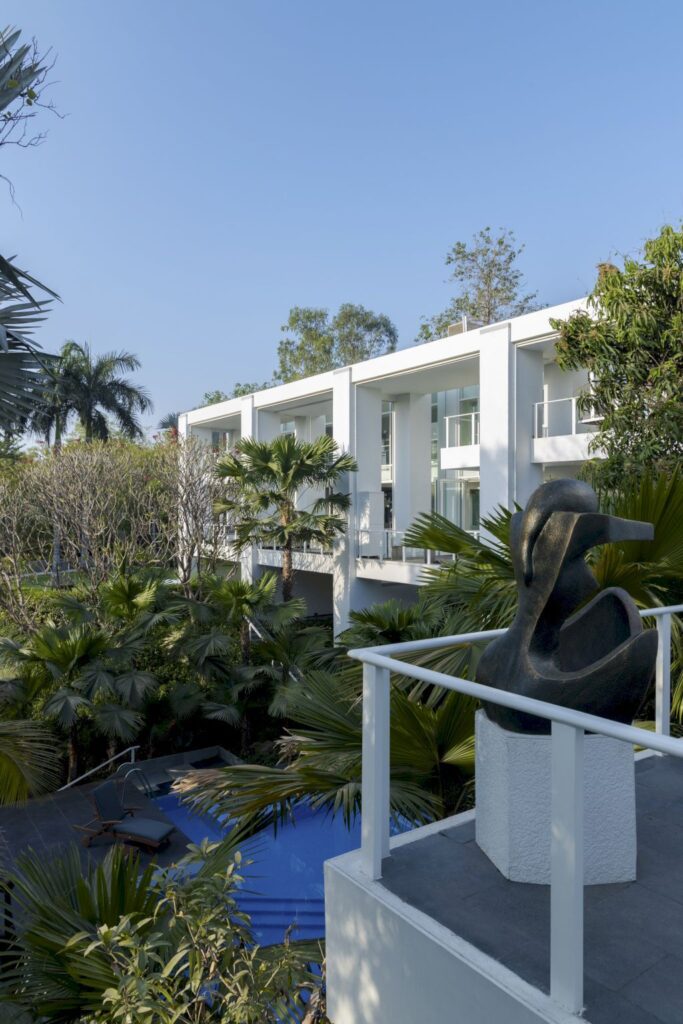 Aalloa Hills Residence Net Zero Oasis by INI Design Studio 11