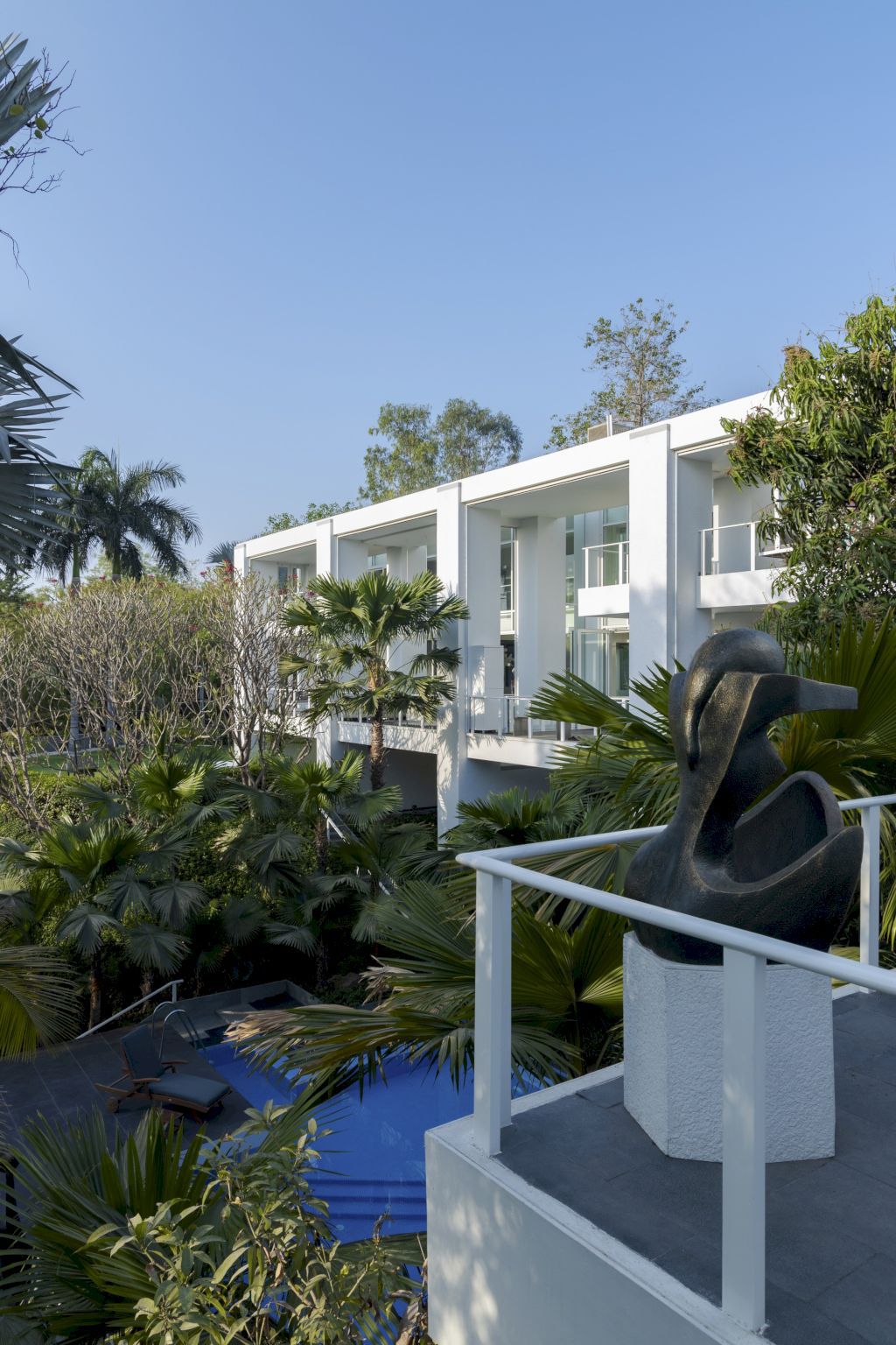Aalloa Hills Residence, Net-Zero Oasis by INI Design Studio