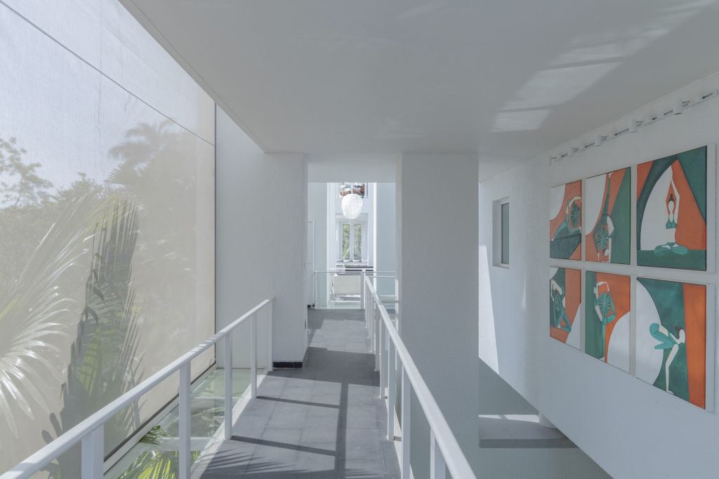 Aalloa Hills Residence, Net-Zero Oasis by INI Design Studio