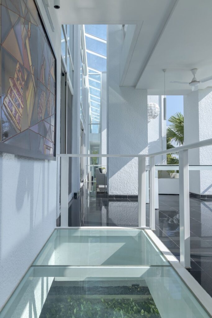 Aalloa Hills Residence Net Zero Oasis by INI Design Studio 21