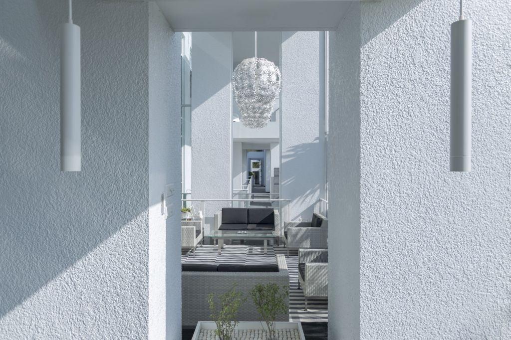 Aalloa Hills Residence Net Zero Oasis by INI Design Studio 9