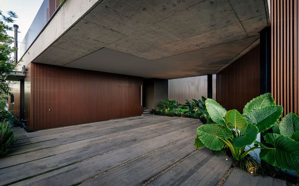 Água house, waterfront gem by Stemmer Rodrigues Architecture