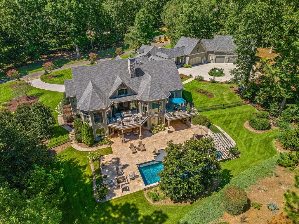 Artisan Custom Homes Creates a Stately Residence in North Carolina Priced at 2.295 Million 15