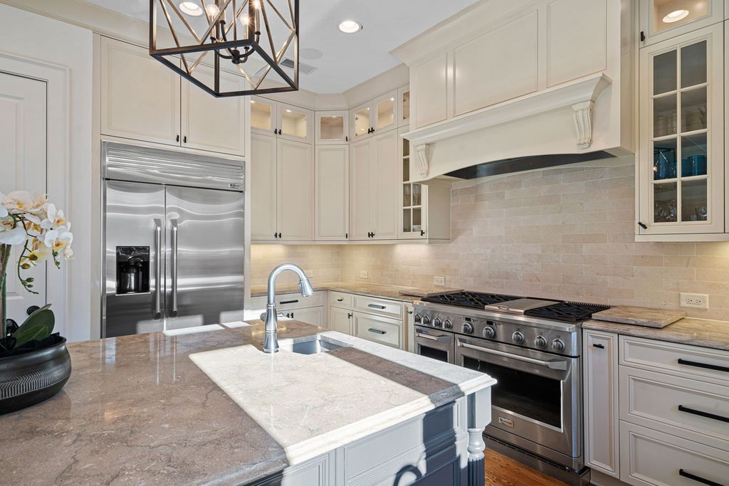 Artisan Custom Homes Creates a Stately Residence in North Carolina Priced at 2.295 Million 34
