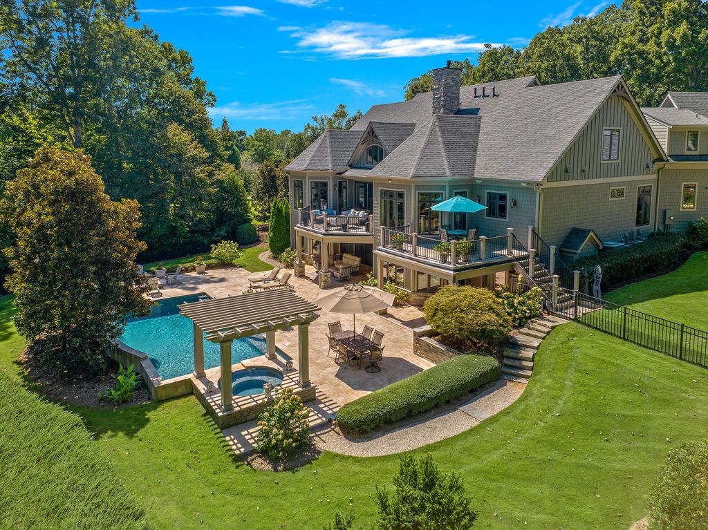 Artisan Custom Homes Creates a Stately Residence in North Carolina Priced at 2.295 Million 7