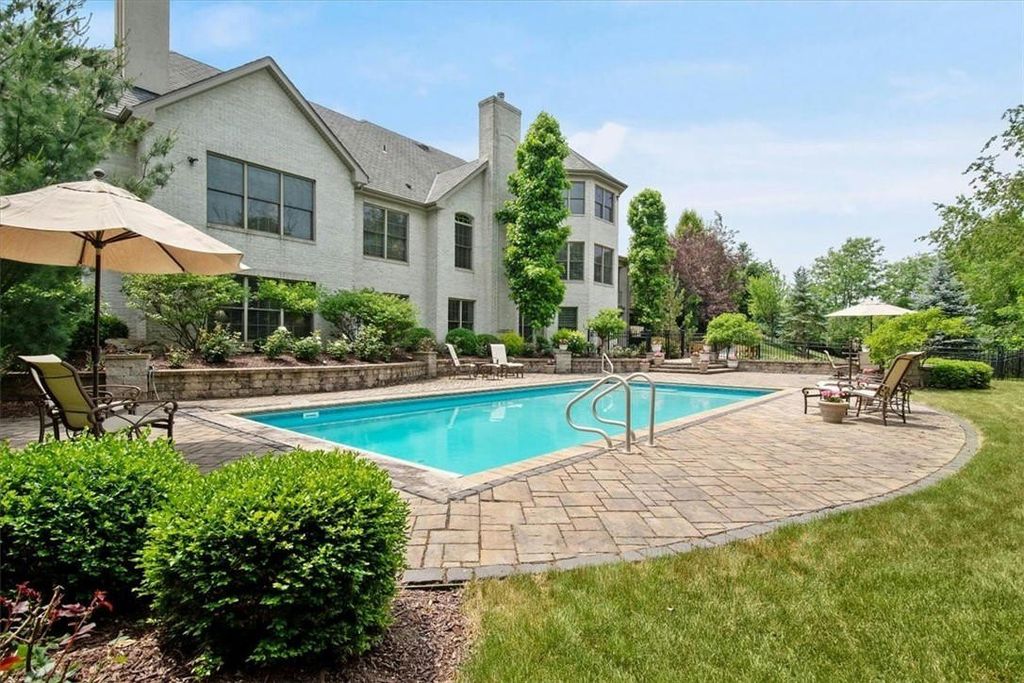 Costa Homebuilders Extraordinary Residence with Lush Landscaping in Pennsylvania Listed at 2.295 Million 10