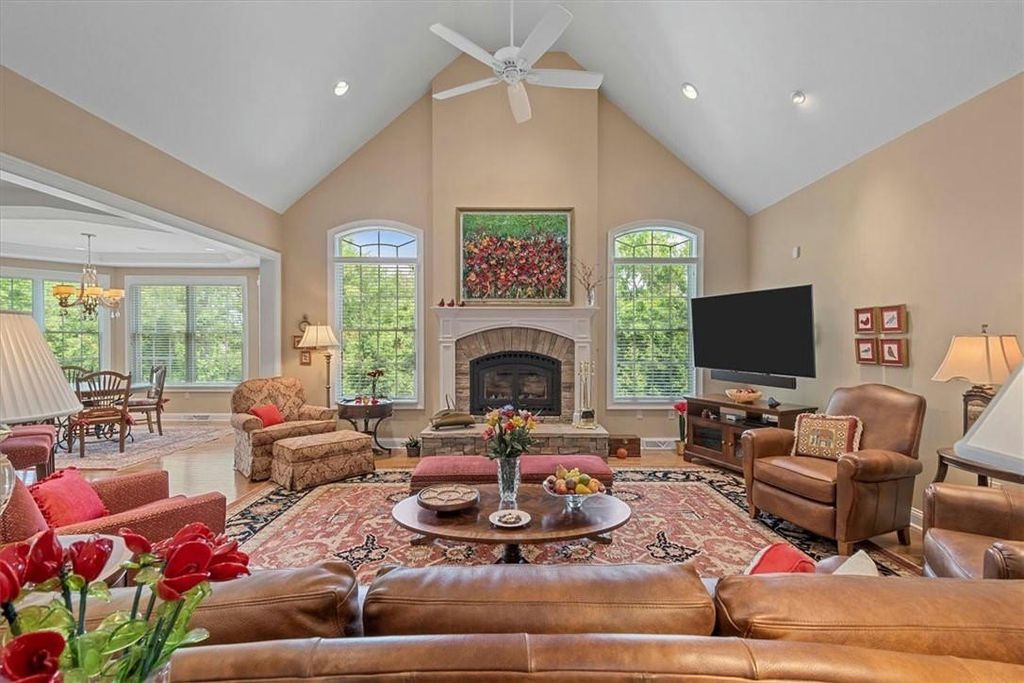 Costa Homebuilders Extraordinary Residence with Lush Landscaping in Pennsylvania Listed at 2.295 Million 16