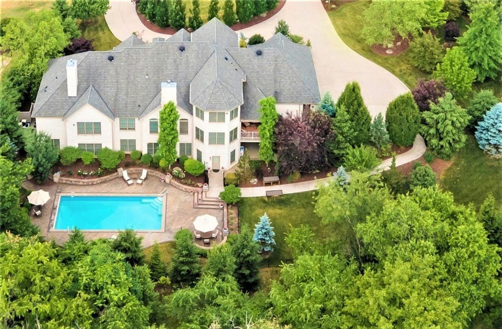 Costa Homebuilders Extraordinary Residence with Lush Landscaping in Pennsylvania Listed at 2.295 Million 2