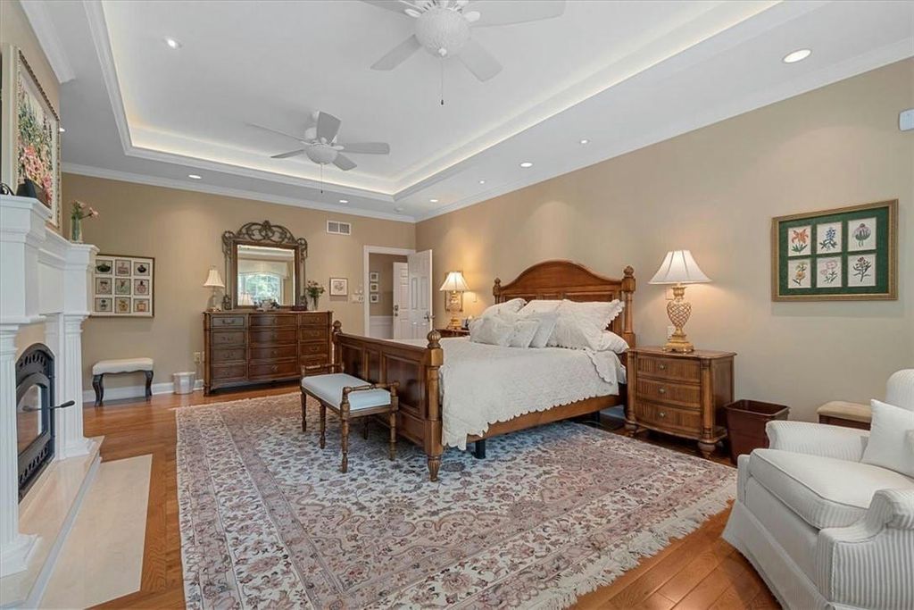 Costa Homebuilders Extraordinary Residence with Lush Landscaping in Pennsylvania Listed at 2.295 Million 32