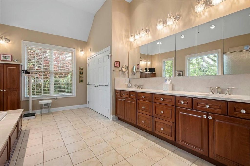 Costa Homebuilders Extraordinary Residence with Lush Landscaping in Pennsylvania Listed at 2.295 Million 33
