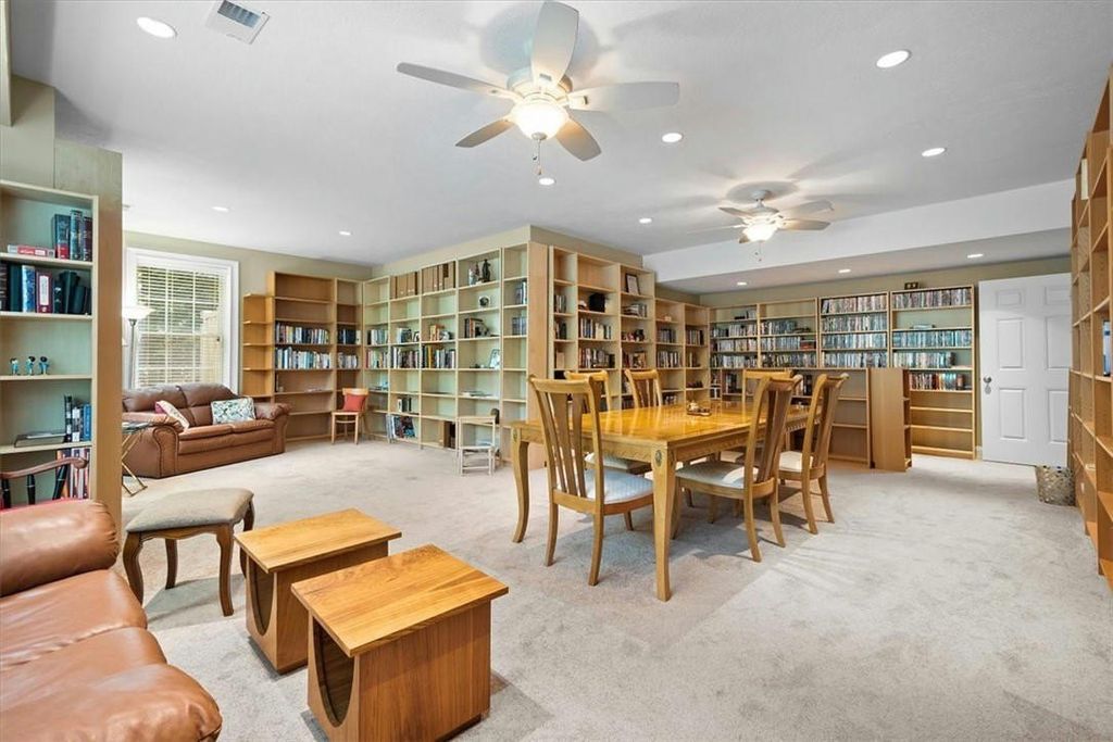 Costa Homebuilders Extraordinary Residence with Lush Landscaping in Pennsylvania Listed at 2.295 Million 45