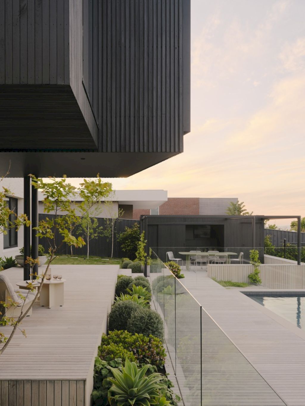 Courtside House in Australia by Tom Robertson Architects