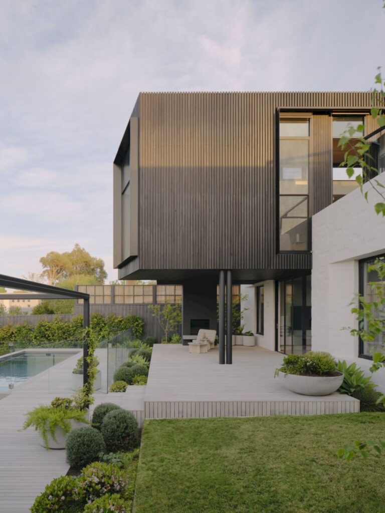 Courtside House in Australia by Tom Robertson Architects 4