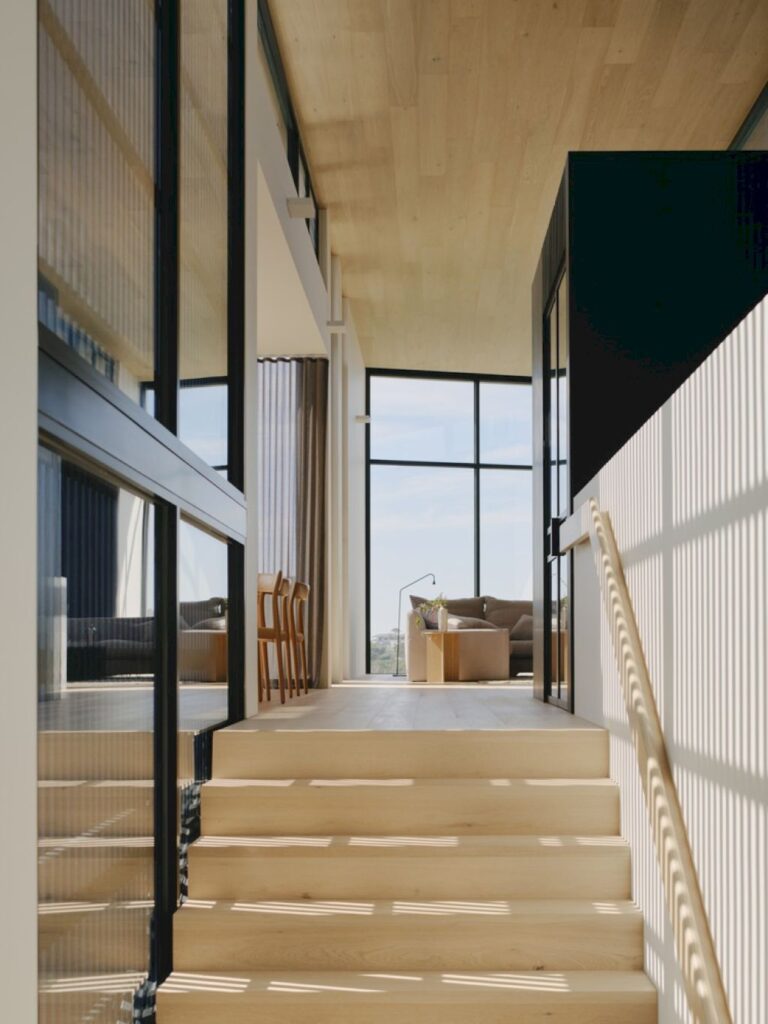 Courtside House in Australia by Tom Robertson Architects 6