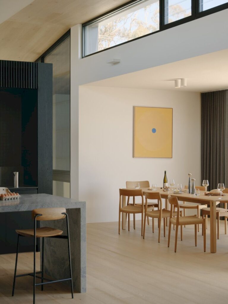 Courtside House in Australia by Tom Robertson Architects 8