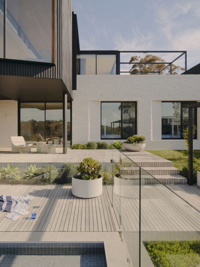 Courtside House in Australia by Tom Robertson Architects 9