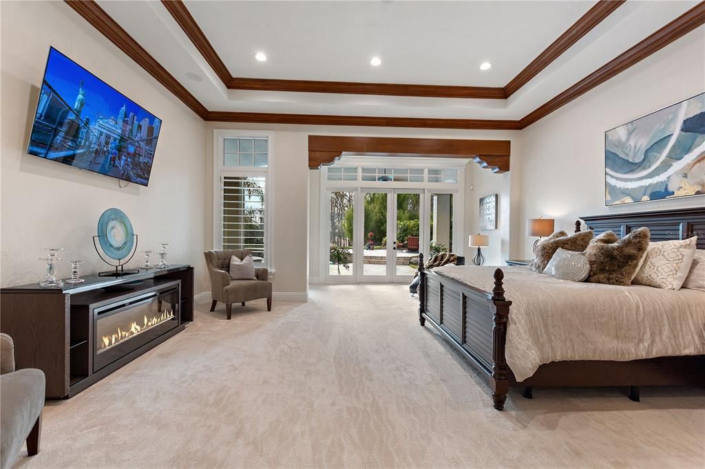 Named "Millionaires Cove," this Tudor Tuscan marvel blends Balinese and Indian influences. The gated community, housing only 29 residences, with 10 enjoying private lake access, ensures exclusive serenity.