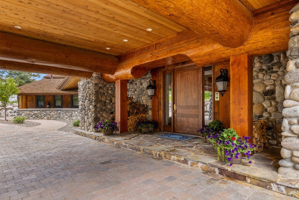 Exclusive 13.9 Million Mountain Retreat Offers Unrivaled Views and Unsurpassed Luxury in Idaho 7