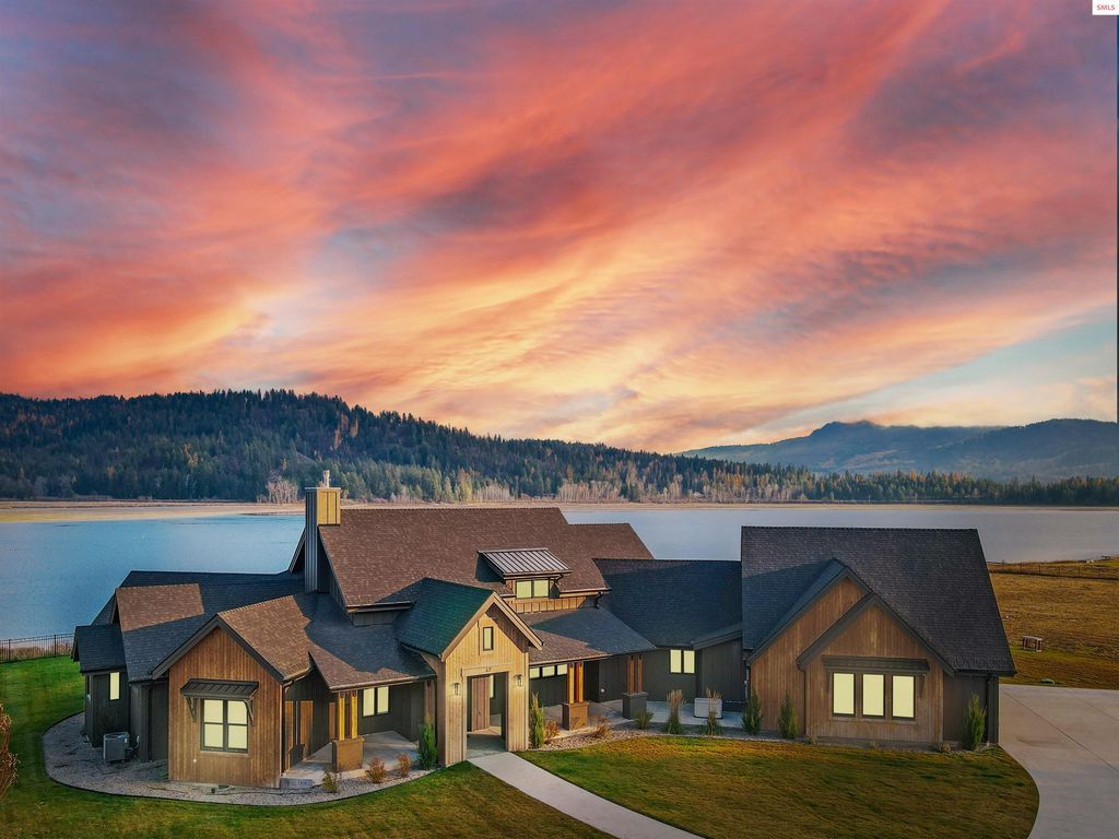 Explore North Idahos Beauty Luxury Waterfront Estate Available for 6 Million 1