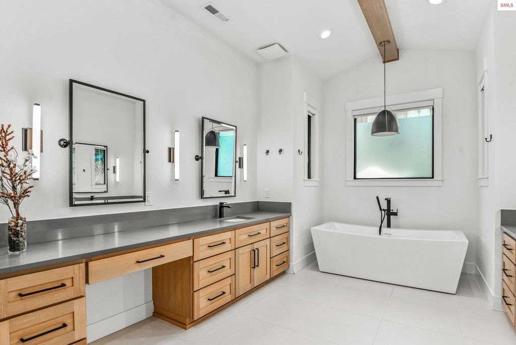 Explore North Idahos Beauty Luxury Waterfront Estate Available for 6 Million 20