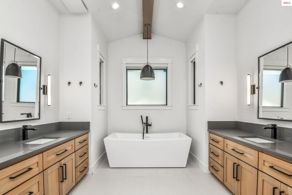 Explore North Idahos Beauty Luxury Waterfront Estate Available for 6 Million 21