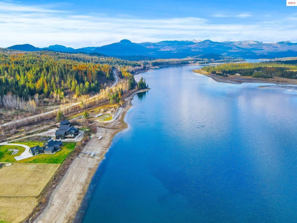 Explore North Idahos Beauty Luxury Waterfront Estate Available for 6 Million 3