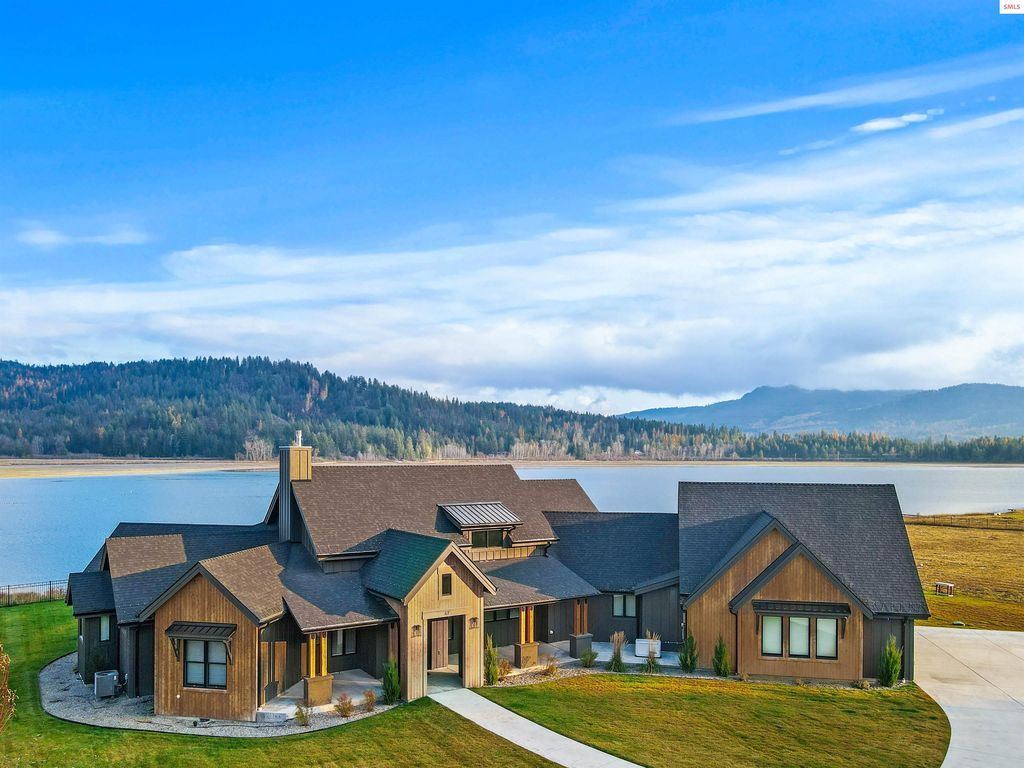 Explore North Idahos Beauty Luxury Waterfront Estate Available for 6 Million 54