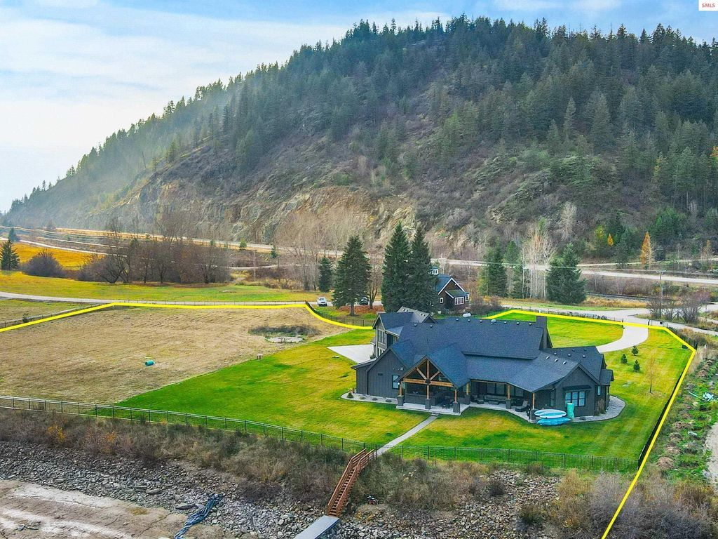 Explore North Idahos Beauty Luxury Waterfront Estate Available for 6 Million 58