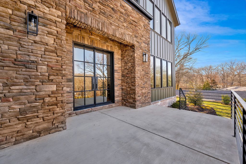 Exquisite Modern Design Tennessee Property with Breathtaking Views Available for 3699900 12