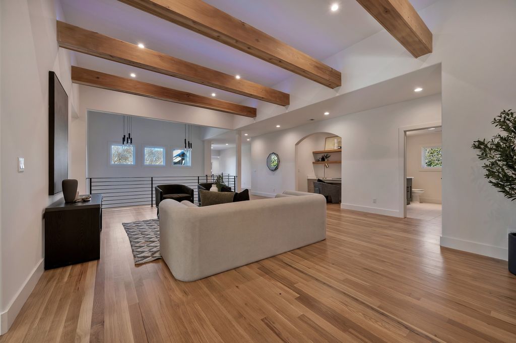 Exquisite Modern Design Tennessee Property with Breathtaking Views Available for 3699900 36